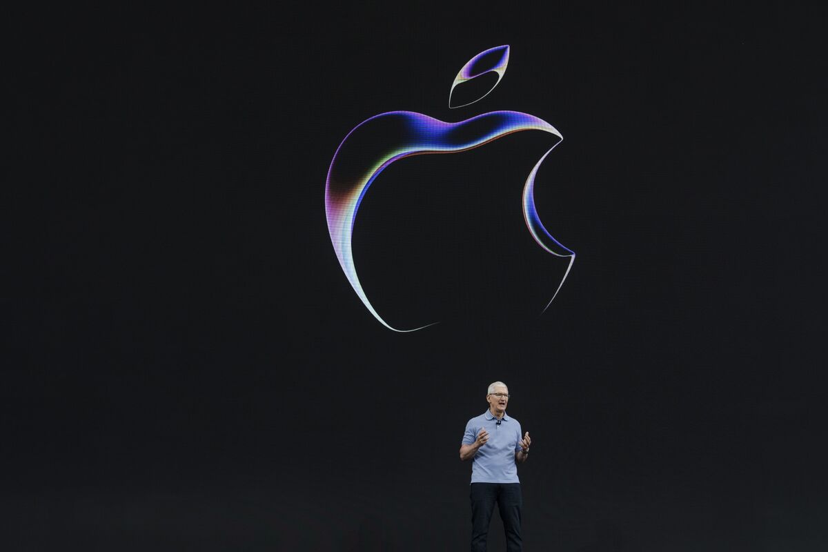 Apple Exploring Personal Robotics with At-Home Mobile Robots and Advanced Table-Top Home Devices
