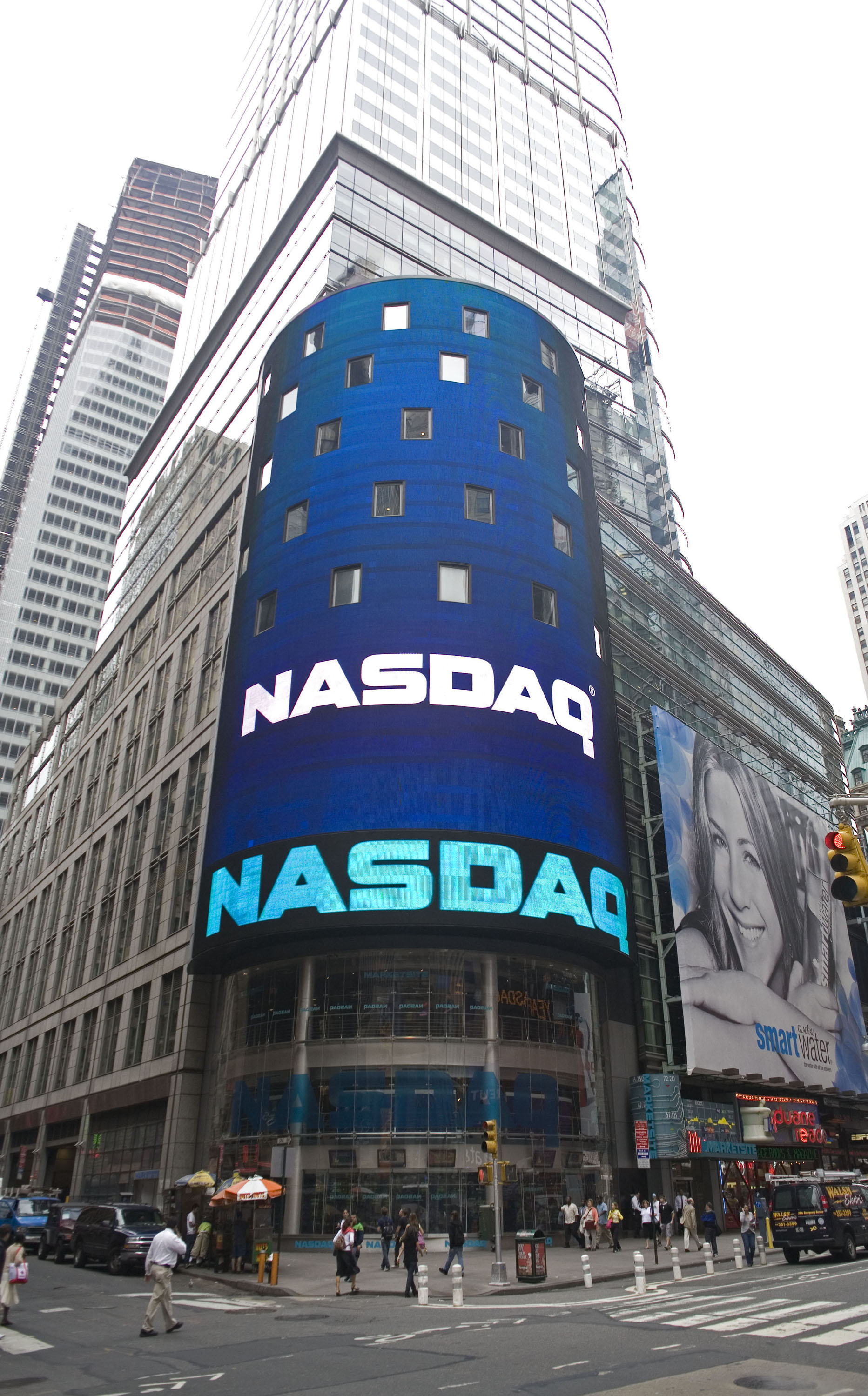 Here Are the Stocks Pushing the Nasdaq to Record Levels Bloomberg