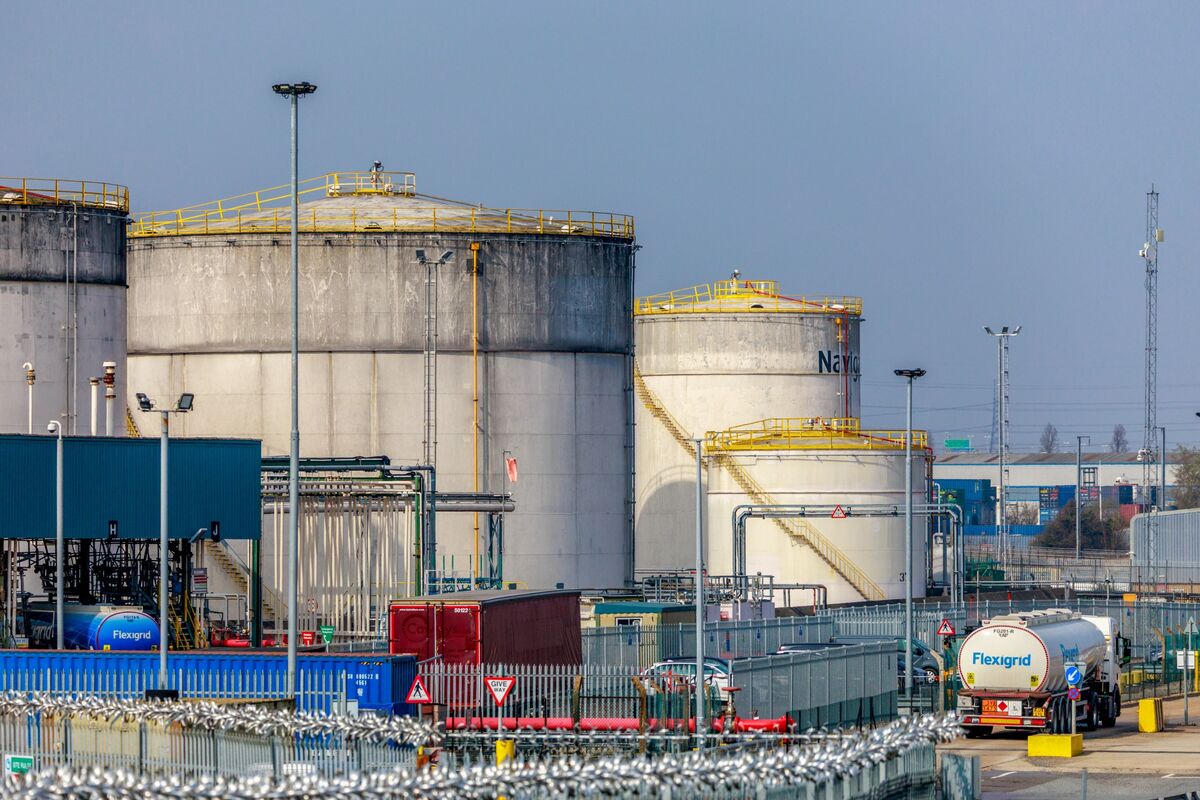 ブレント原油、5月以来の110ドル 中東とロシアのエネルギー施設への攻撃が続き供給不安