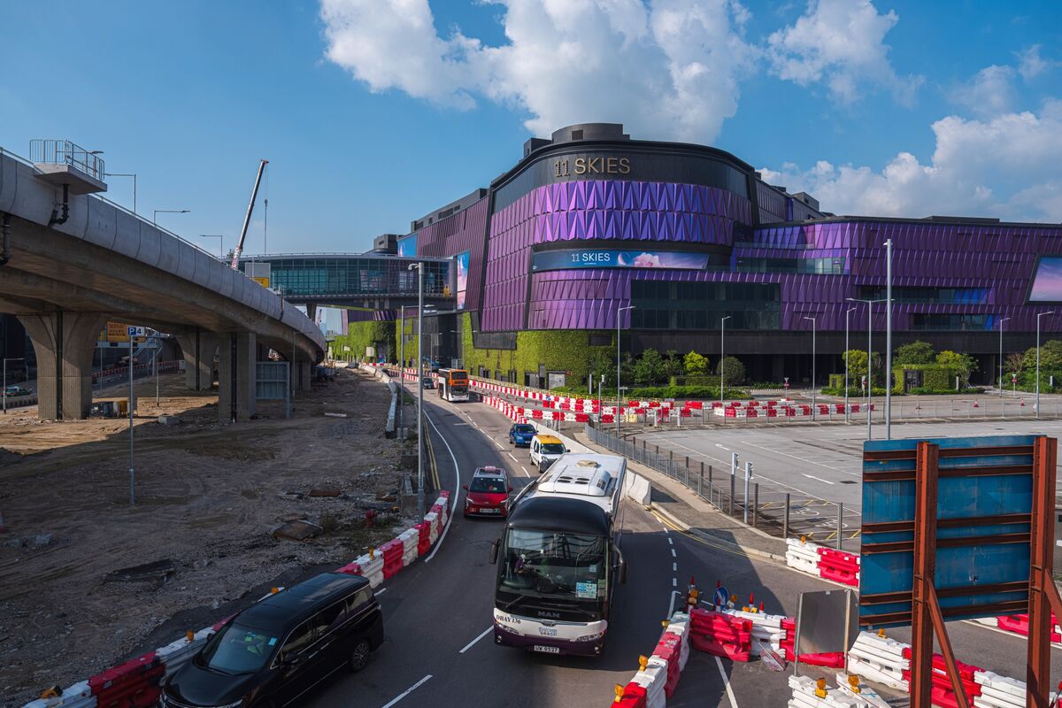 bloomberg.com - Shirley Zhao - New World Mulls Fee to Avoid $9 Billion Rent for 11 Skies Mall
