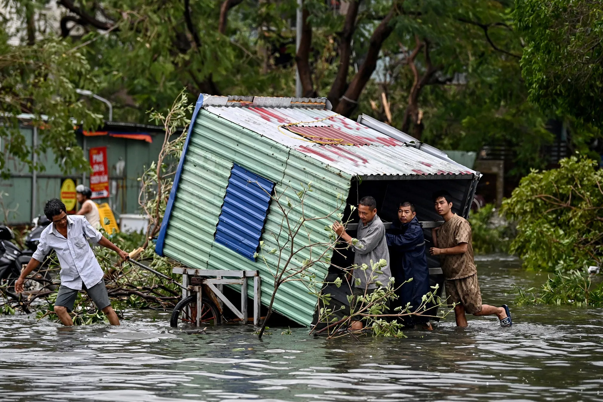 वियतनाम में तूफान से मरने वालों की संख्या बढ़कर 82 हुई: 64 अभी भी लापता