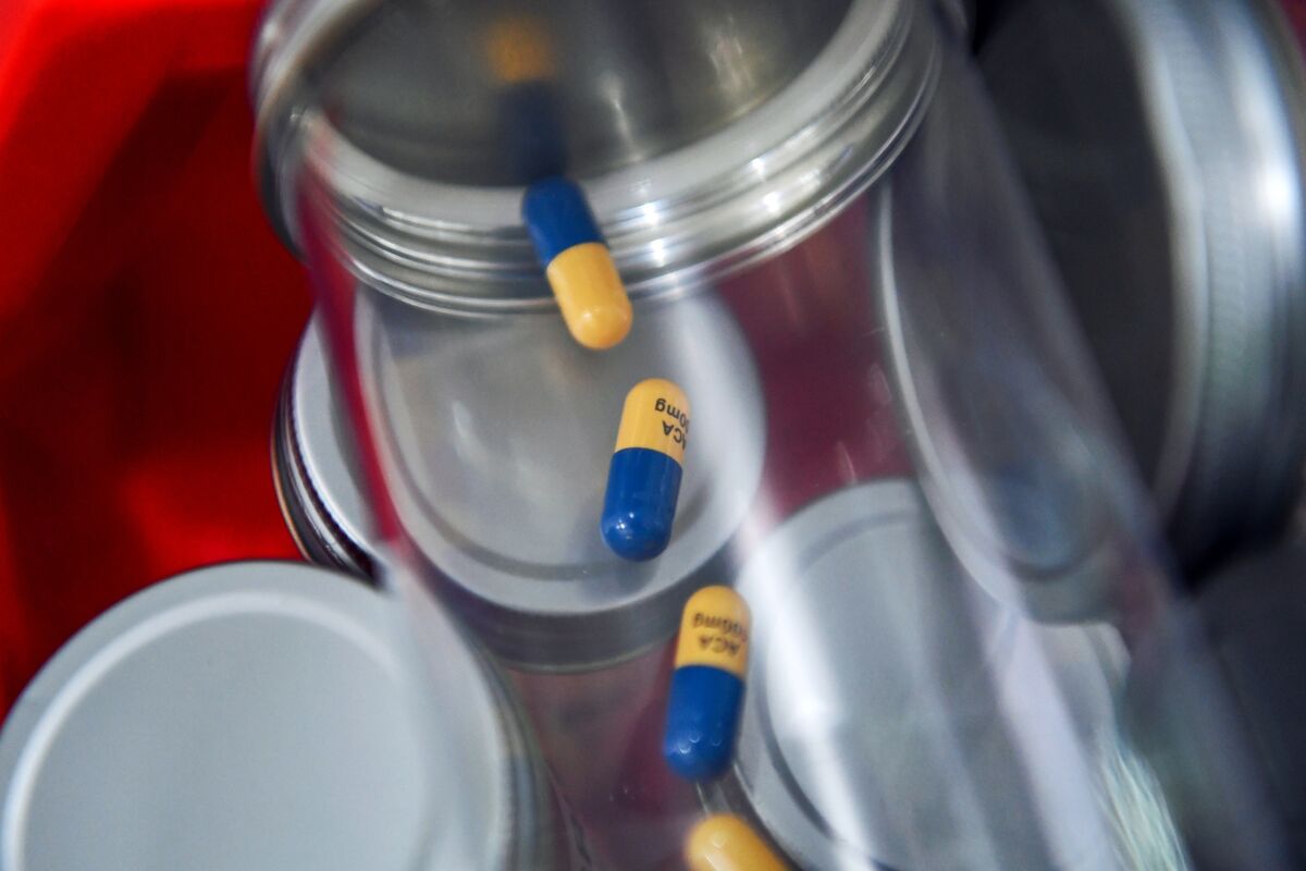 Pharmaceuticals cut prices in half to guarantee access to the Chinese market
