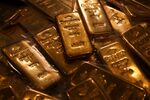 A Gold Bullion Dealer As Bitcoin's Nouveau Riche Run To The Metal As Cryptocurrency Crashes