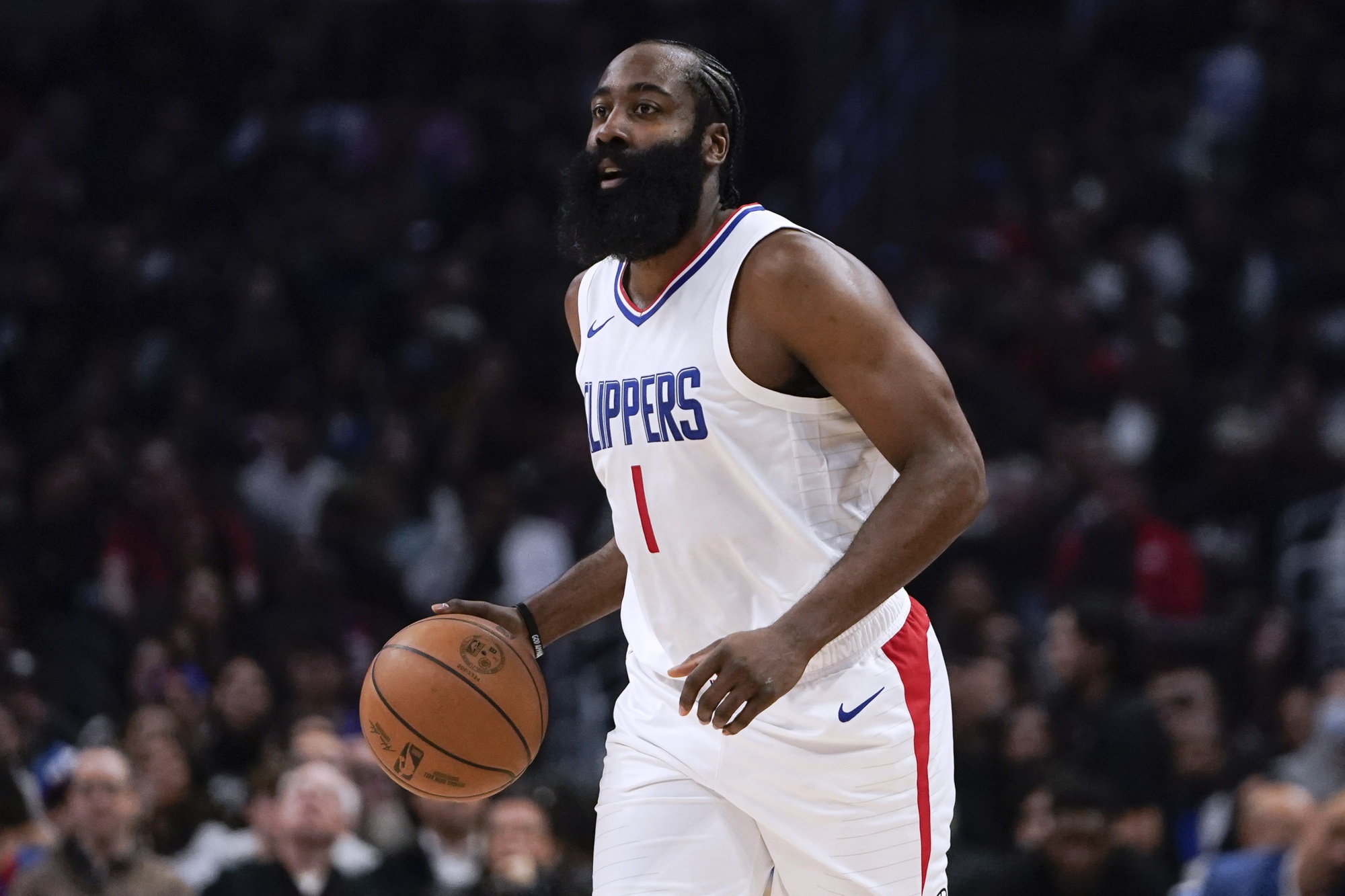 James Harden scores his 25,000th point, leads streaking Clippers past  slumping Warriors 121-113 – Queen City News