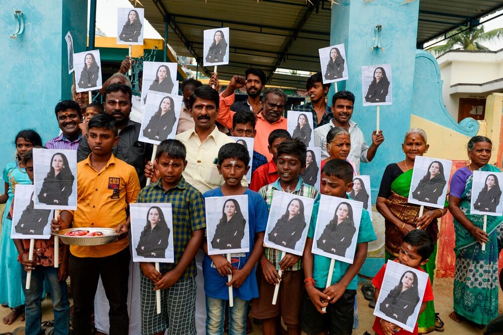 Indian Hometown Of Harris Grandfather Cheers Ahead Inauguration Bloomberg