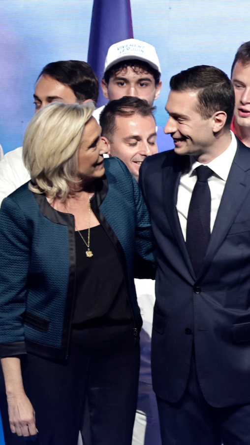 Watch Le Pen's Far-right National Rally Dominates First Round Of French 