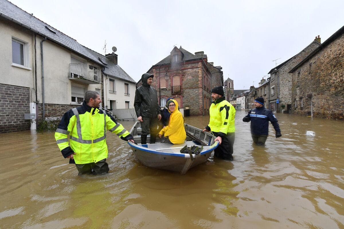 Storm Herminia Triggers Flood and Wave Alerts in France, Spain ...