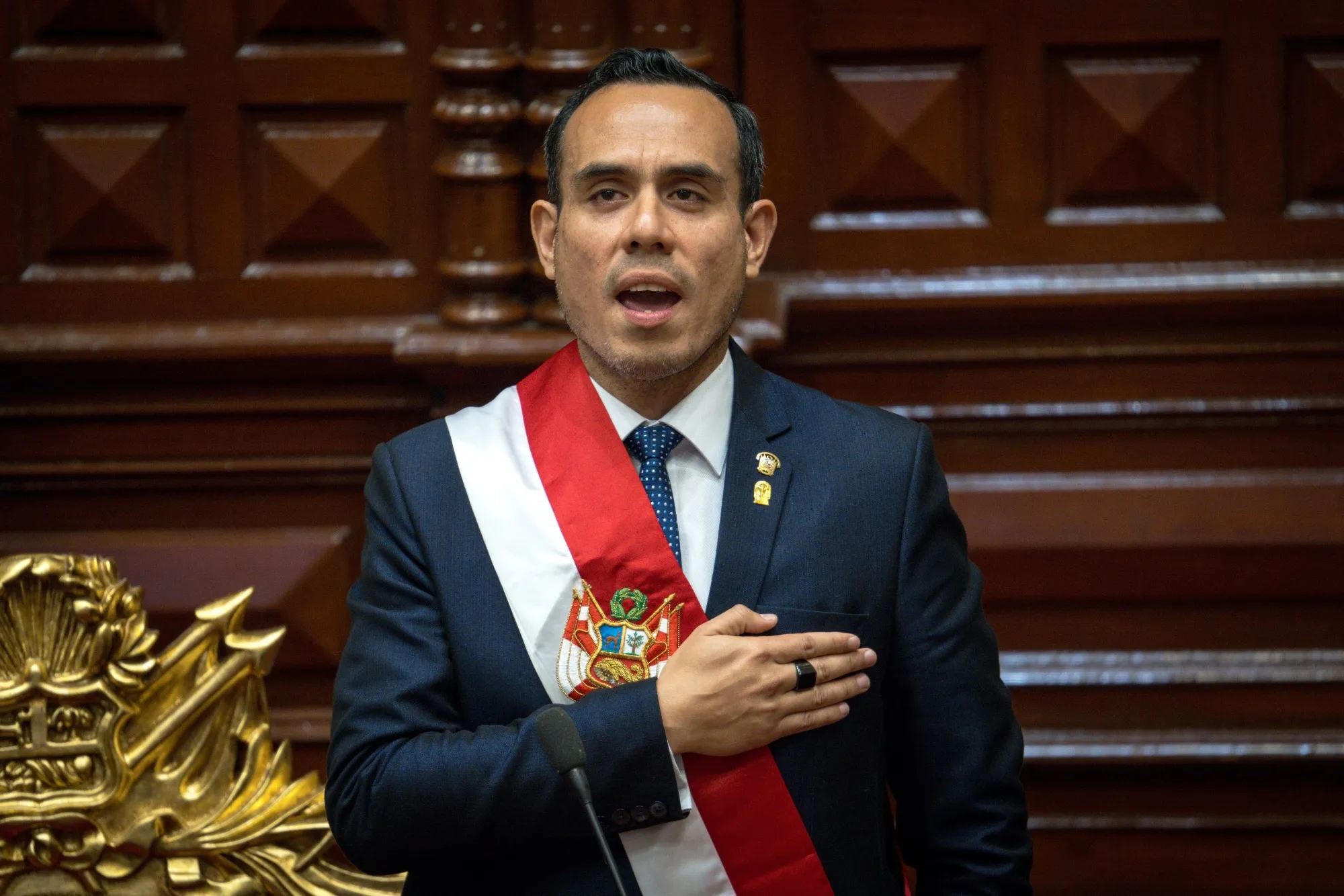 José Jerí luego de ser juramentado como presidente en Lima, Perú, el 10 de octubre.