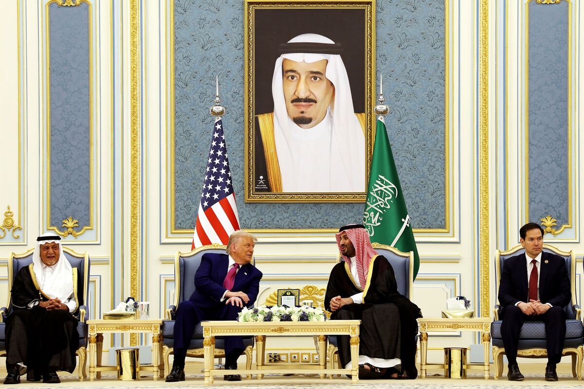 🟪"Trump in Arabia Saudita: Gli USA non interverranno, è tempo di fare affari!"