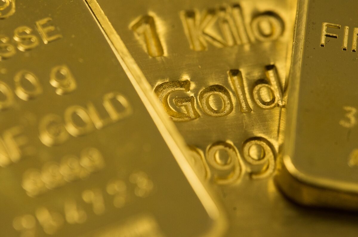 Gold Goes From A Star Commodity To Laggard In Shocking Reversal Bloomberg
