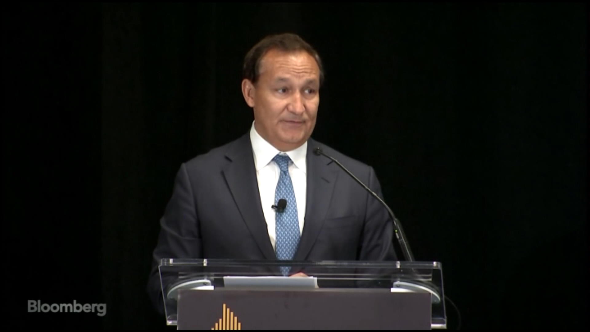 Watch United Airlines CEO Says `We Got It Wrong' With Dog's Death(01)