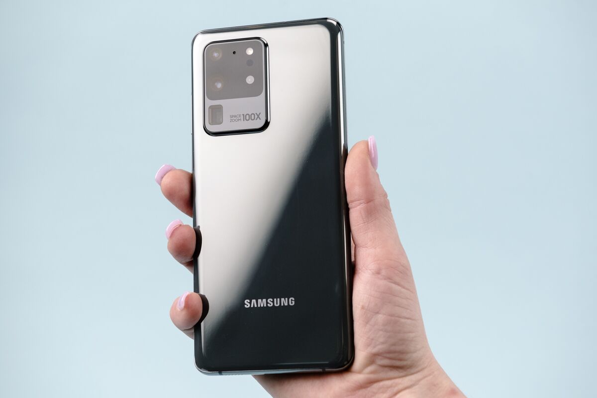 Samsung Galaxy S20 Plus - FIRST REAL LOOK 