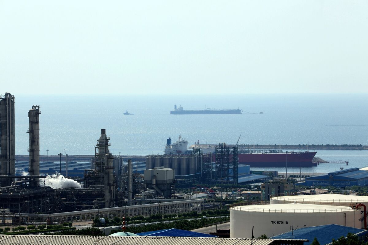 Oil and Gas Prices Advance After Iran Reports Energy Attacks