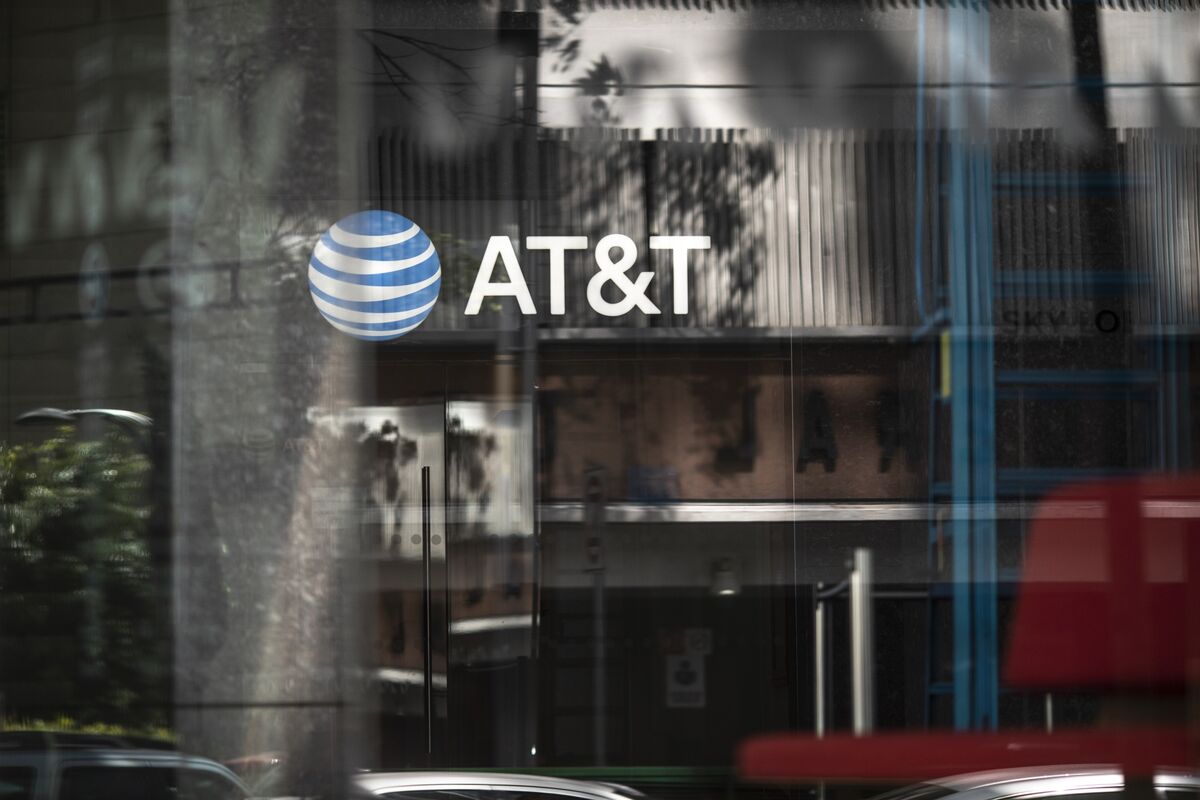 AT&T Seeks More Than $2 Billion for Mexico Mobile Unit (T) - Bloomberg