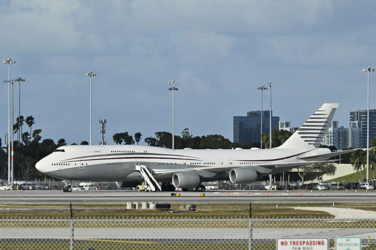 🟪"Trump e il suo nuovo Air Force One: un jumbo jet dal Qatar per il presidente"