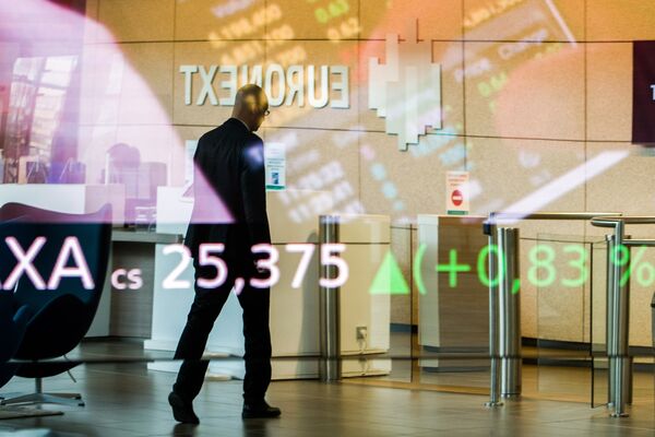 Stocks and Bonds Climb on September Fed-Cut Wagers: Markets Wrap