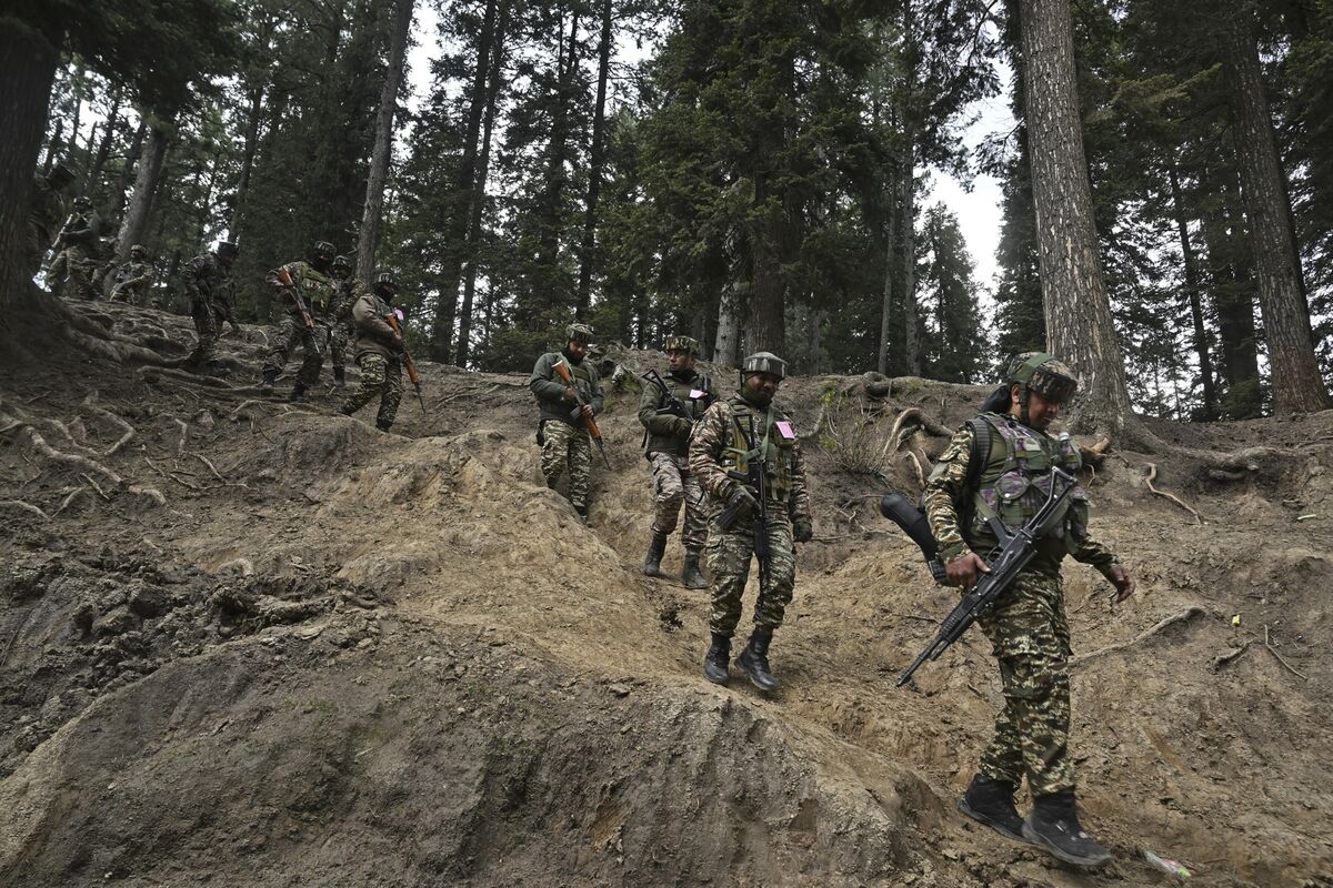Pakistan warns of decisive response as India plans military action amid rising tensions