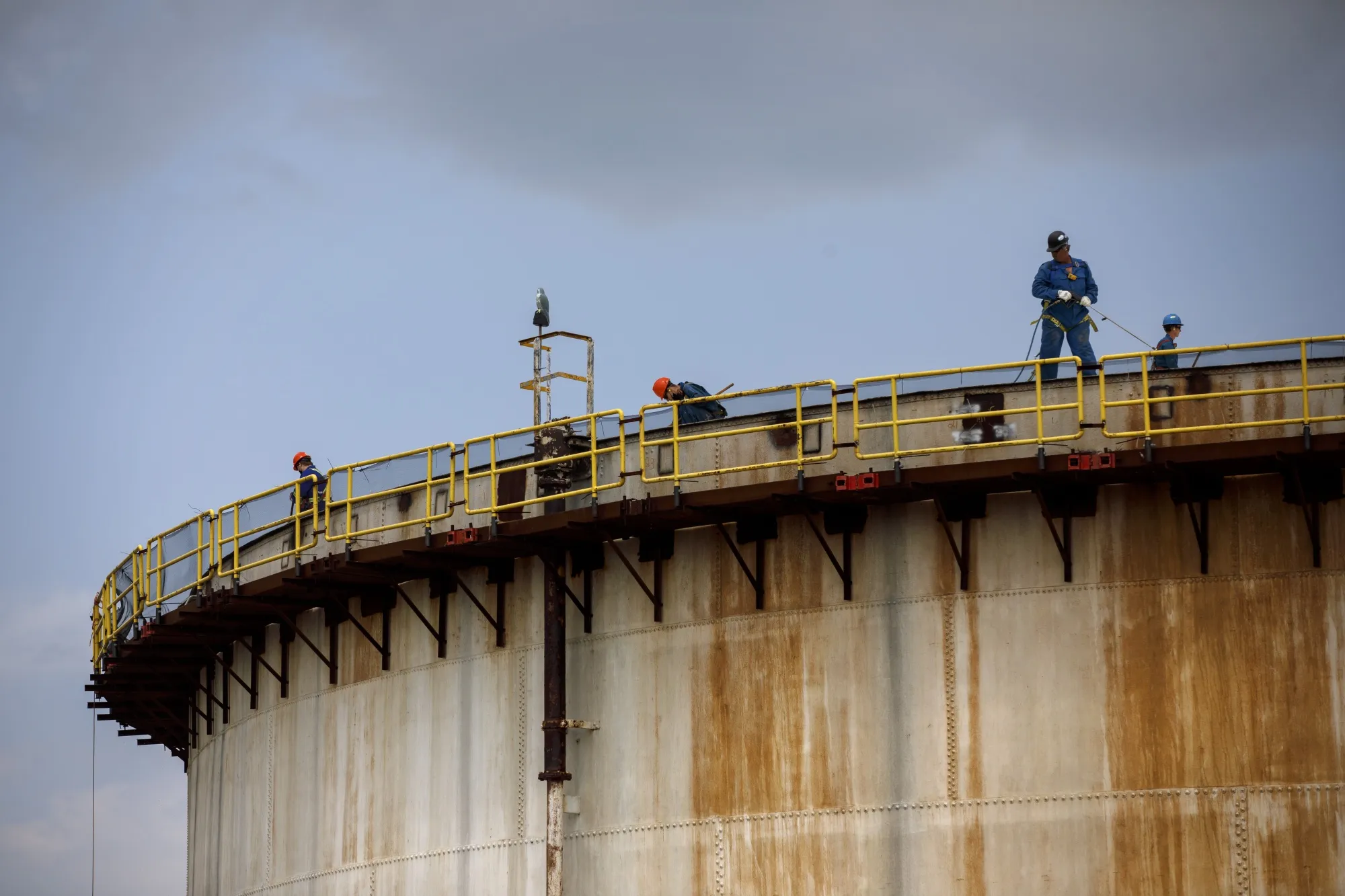 Enbridge Says Great Lakes Oil Pipeline Will Keep Running