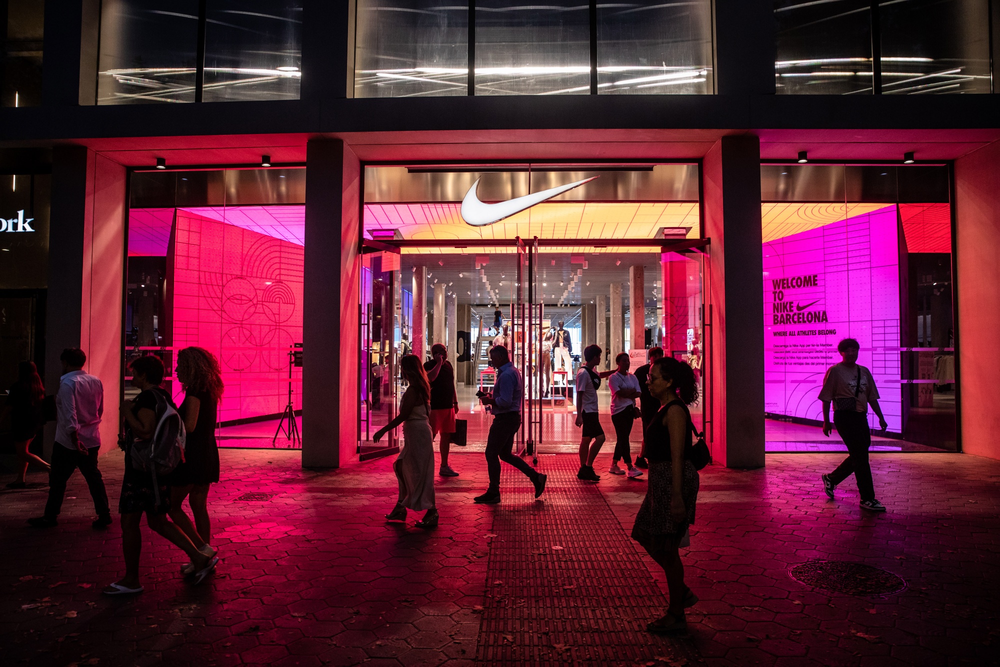 Nike (NKE) Sales Warning Leads Morgan Stanley, JPMorgan and More to  Downgrade - Bloomberg