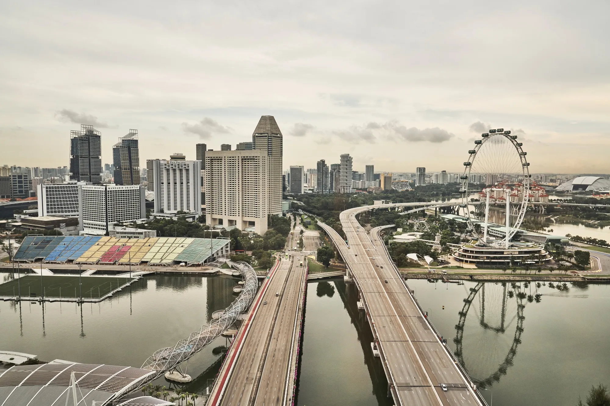 Singapore's Central Bank Sees 'Gradual and Uneven' Recovery 