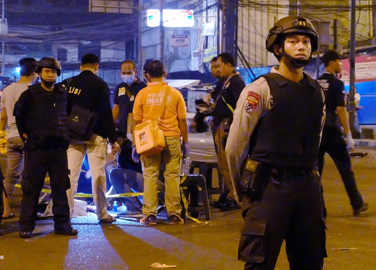 Indonesia Arrests 3 Suspects In Bombings That Killed Police - Bloomberg