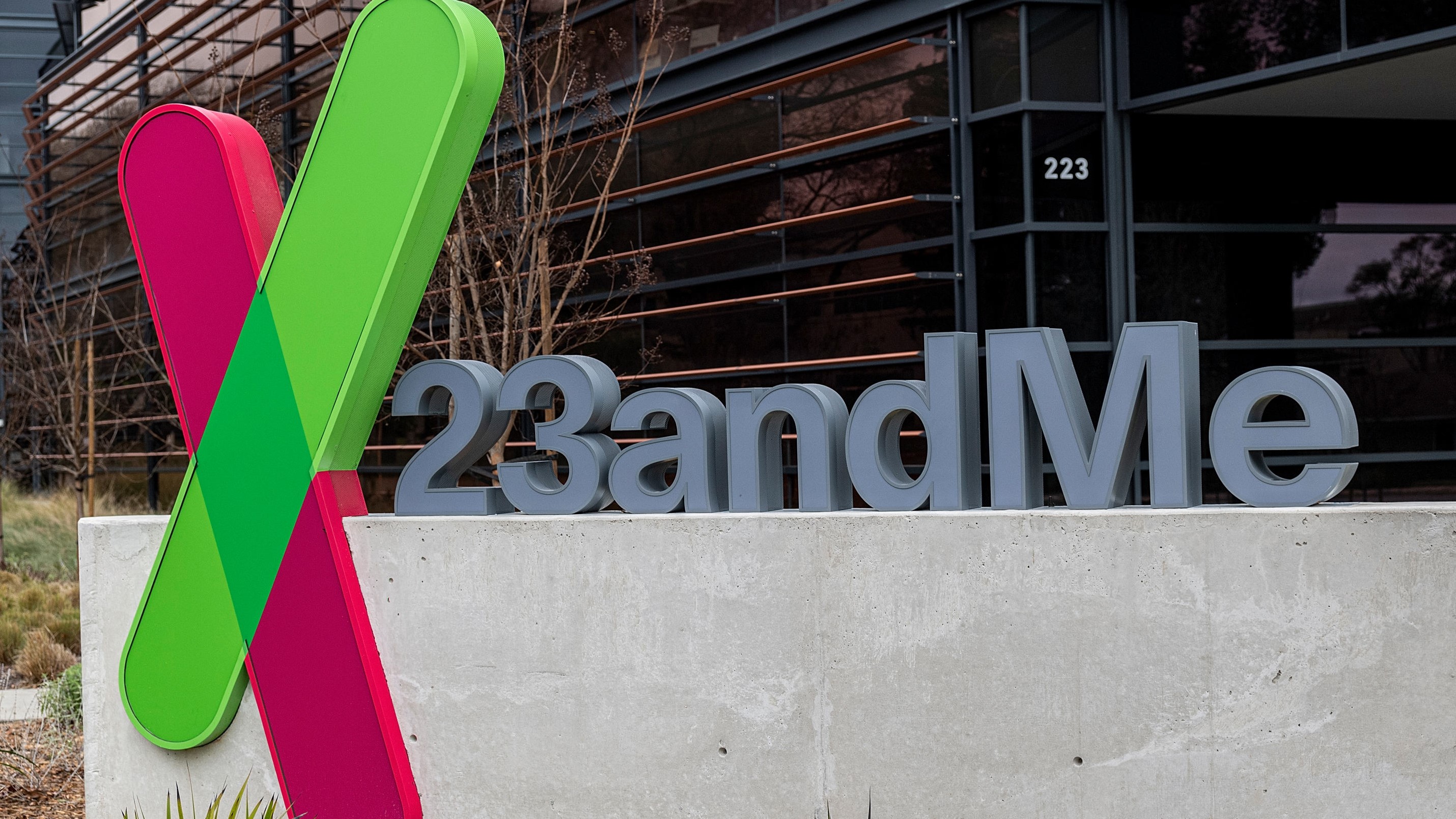 23andMe to Use DNA Tests to Make Cancer Drugs - Bloomberg