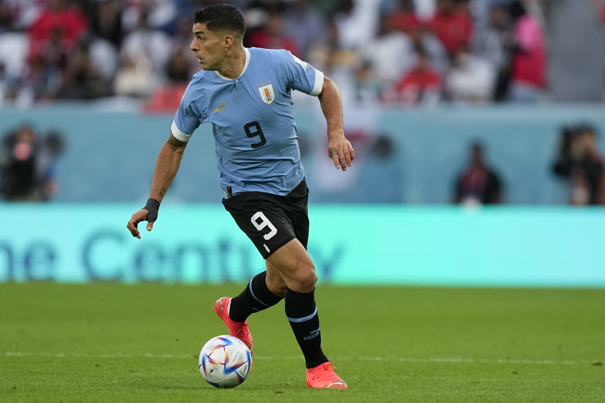 Uruguay's Luis Suarez controls the ball during the World Cup group H soccer match between Uruguay and South Korea, at the Education City Stadium in Al Rayyan , Qatar, Thursday, Nov. 24, 2022. (AP Photo/Martin Meissner)