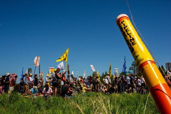 Enbridge’s Lake Pipeline Tunnel Faces Long Environmental Review