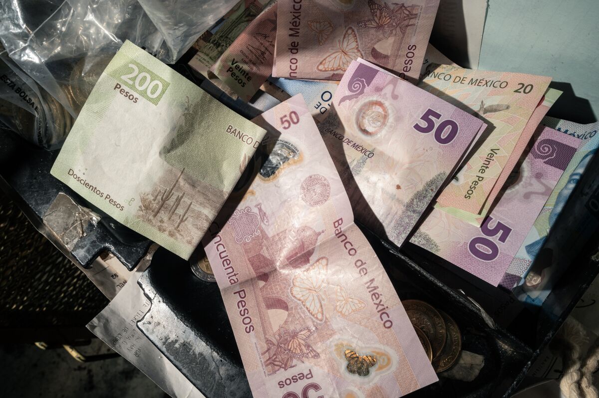 Star Forecaster Eyes 2024 Levels for Mexican Peso on Trade Pact - Bloomberg