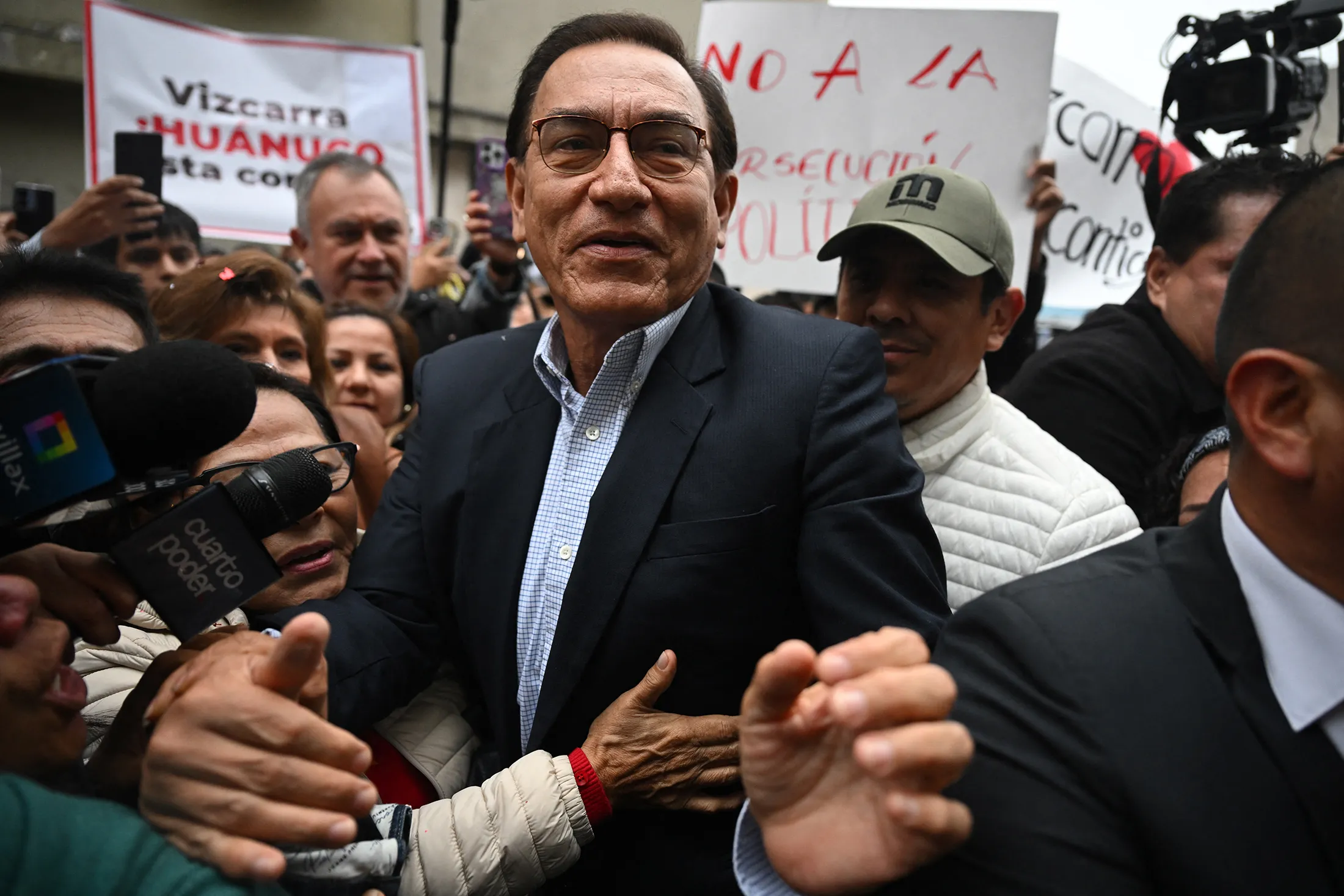 Peru's former President Martin Vizcarra arrives&nbsp;at the National Superior Court of the Judiciary for a pre-trial detention hearing in Lima on June 26, 2025.&nbsp;