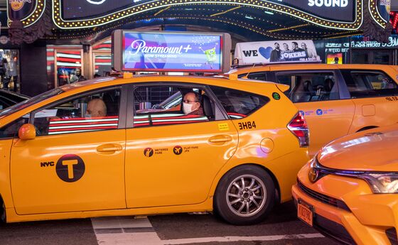 Uber, Lyft Driver Shortage Boosts Business for New York’s Taxis