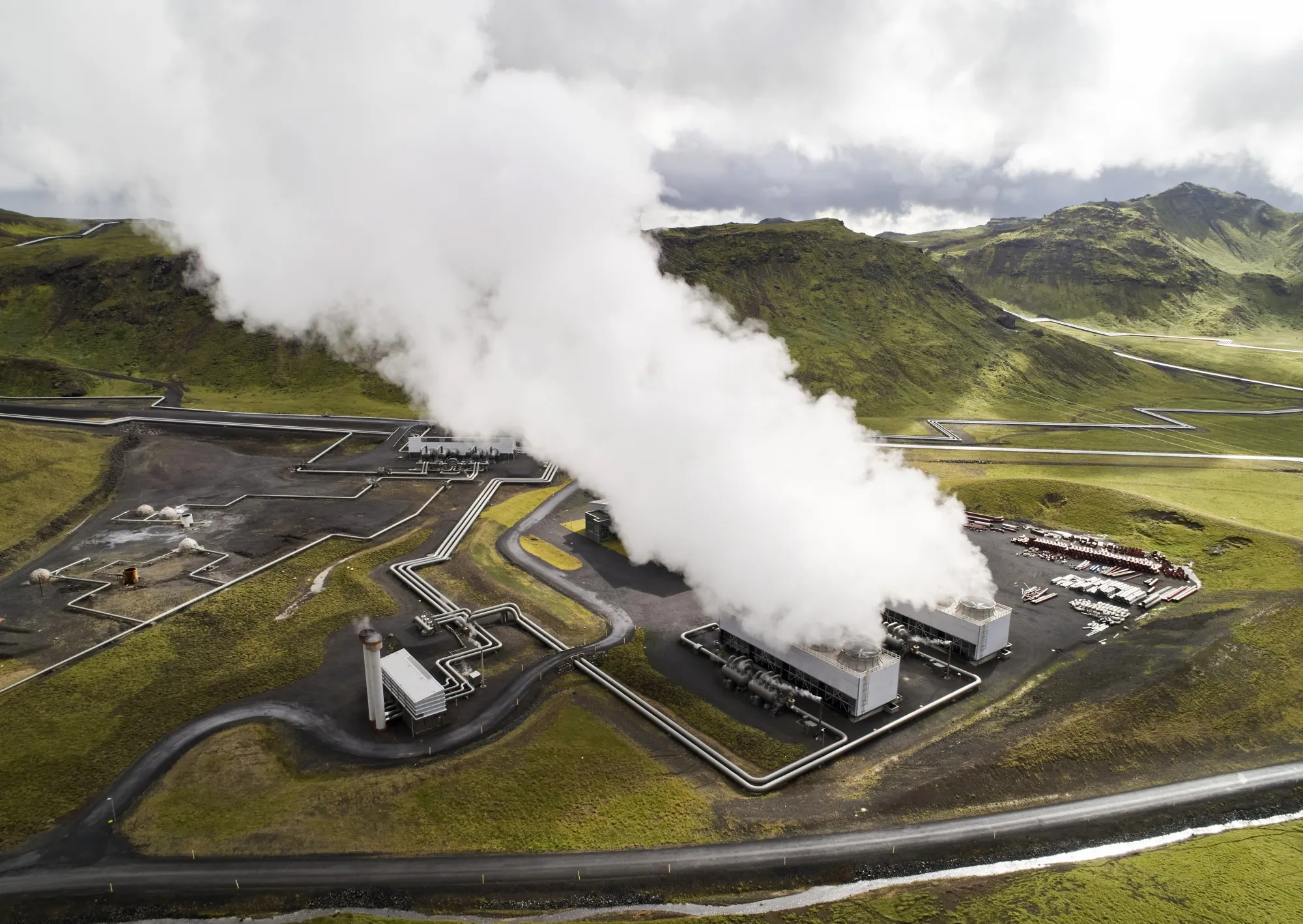 The Hellisheidi geothermal power plant in&nbsp;Iceland, the world’s largest carbon-sucking plant.