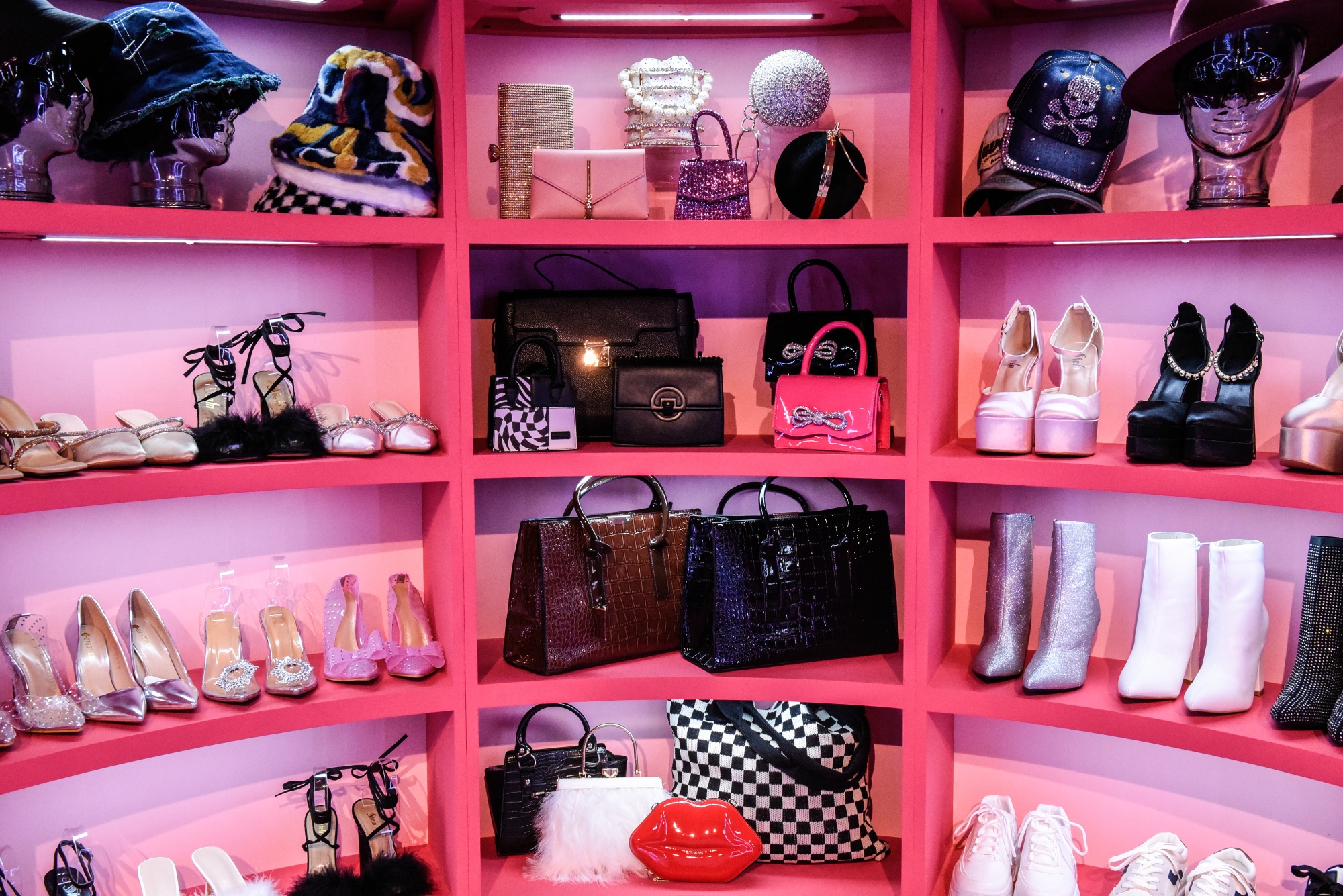 inside jeffree star closet