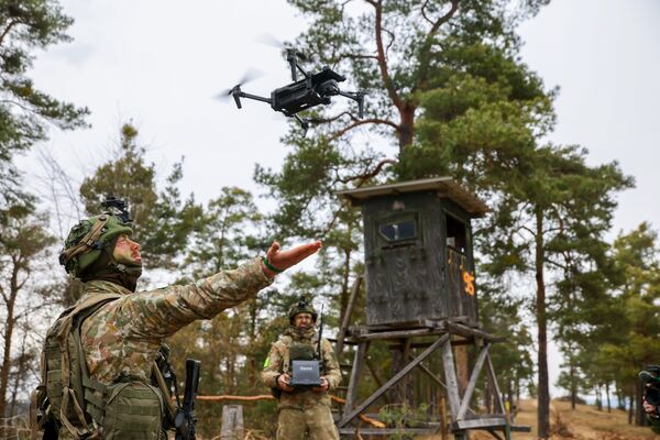 Lithuanian soldiers deploy drones 
