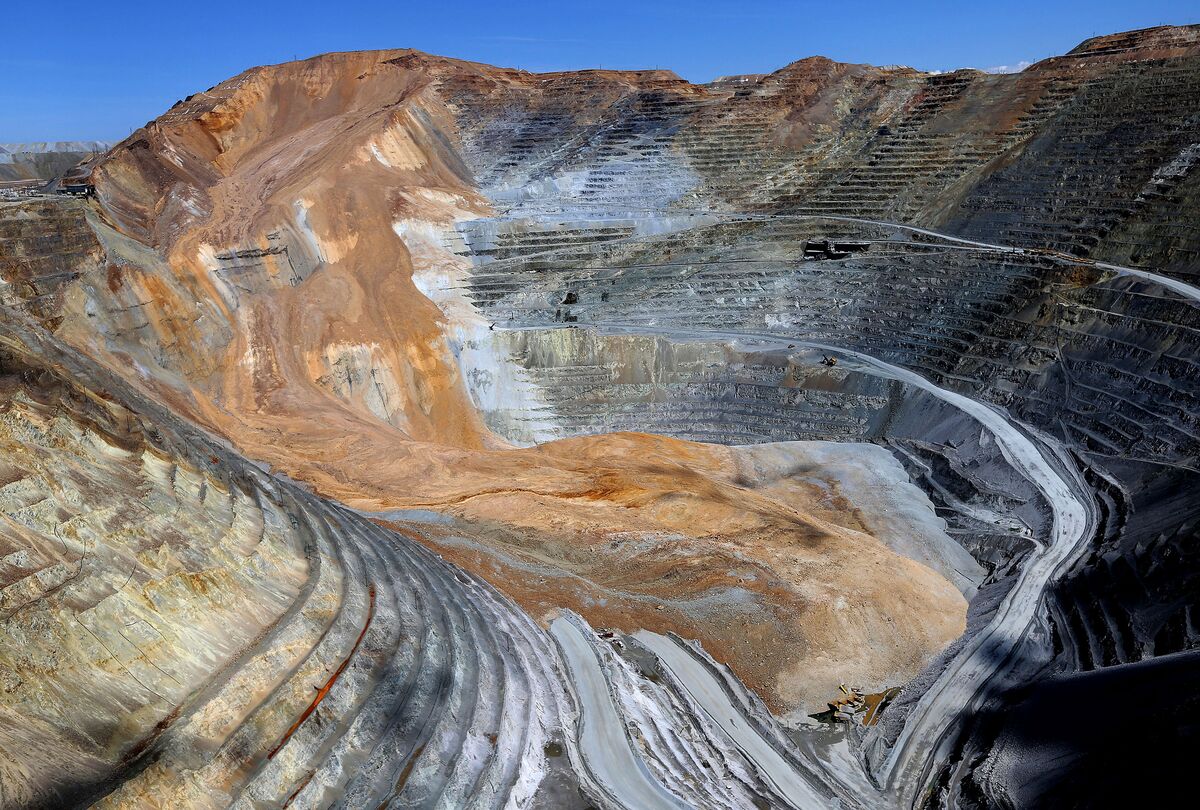 Glencore Plans Copper Stoppage in Africa as Prices Bite Miners Bloomberg