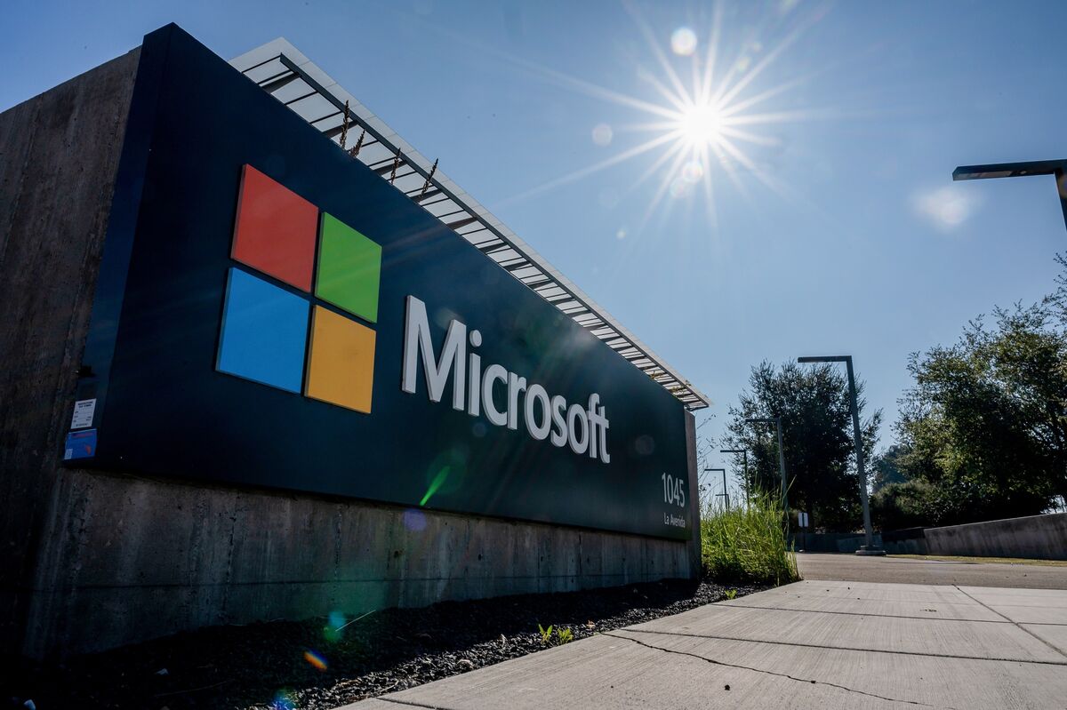 Tech: Microsoft plans to develop advanced AI models by 2027, focusing on large-scale innovations in artificial intelligence technology.