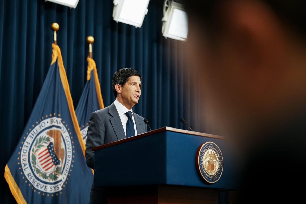 Warsh Says FOMC Meeting Schedule Will Change as of Next Fall