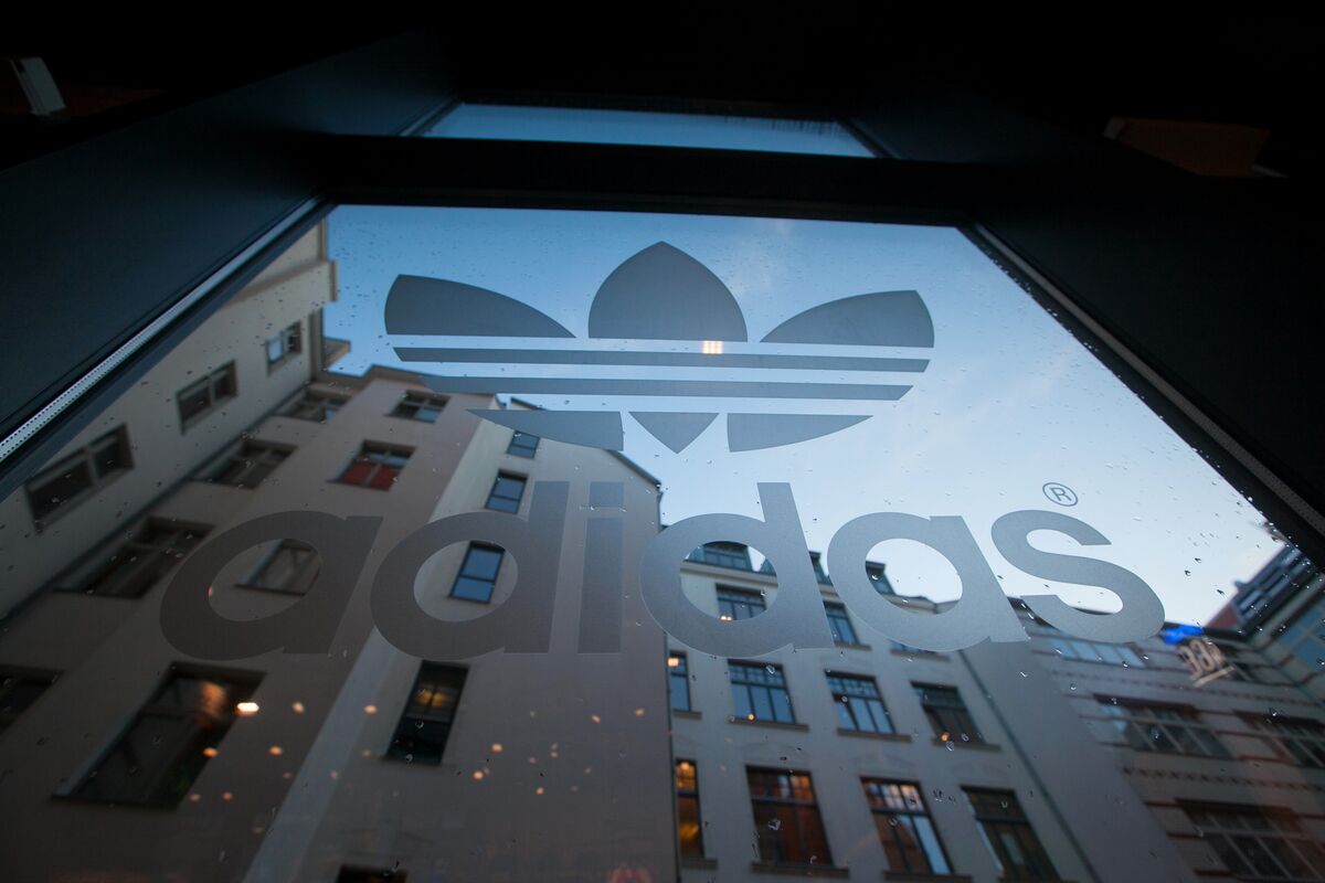 extraterrestre medianoche querido Adidas Is Said to Seek Over 1 Billion Euros of State Aid - Bloomberg