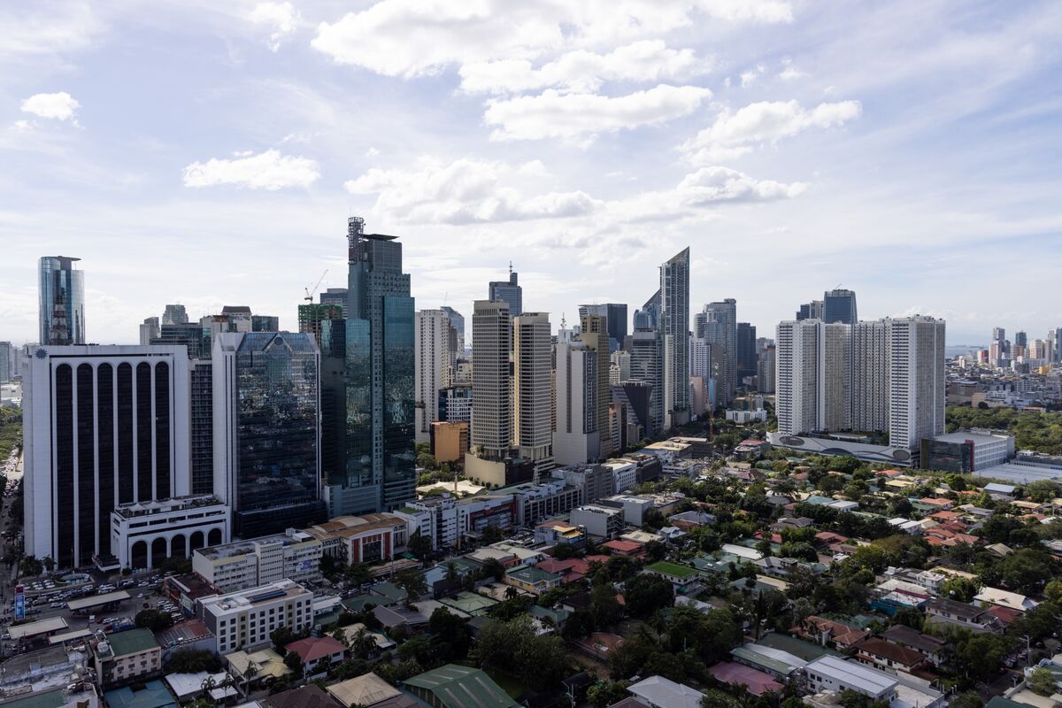 Philippine Property Stocks Drop in Online Casino Ban Fallout - Bloomberg