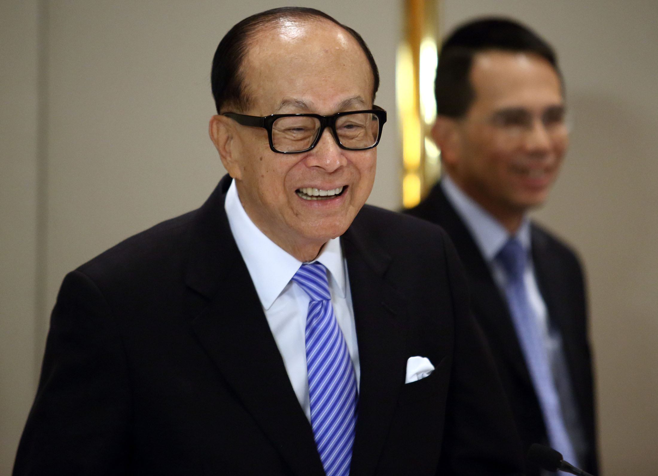 アジアを代表する資産家、李嘉誠氏が引退を表明 - Bloomberg