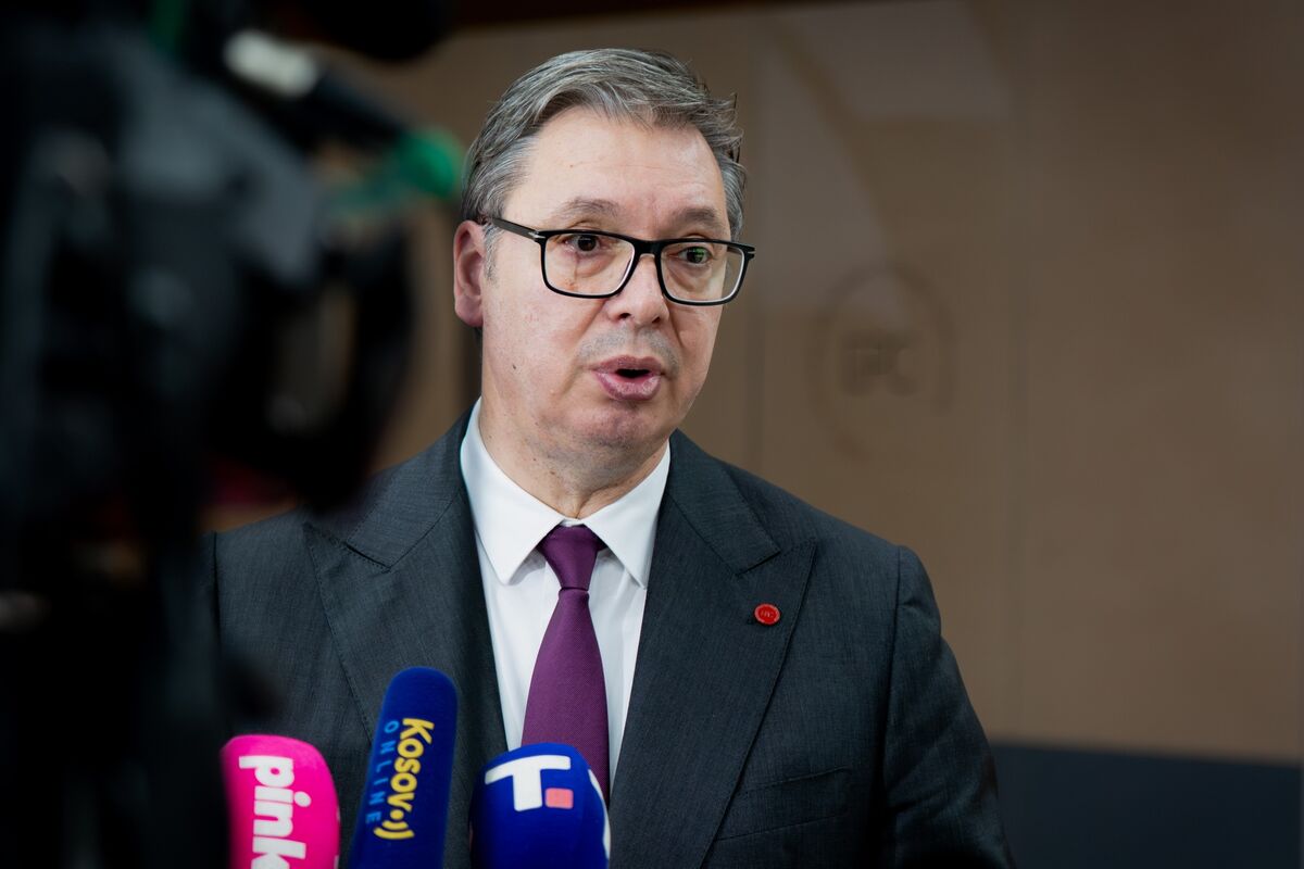 Serbia’s Vucic Seeks Early Election in Fall in Protest Response
