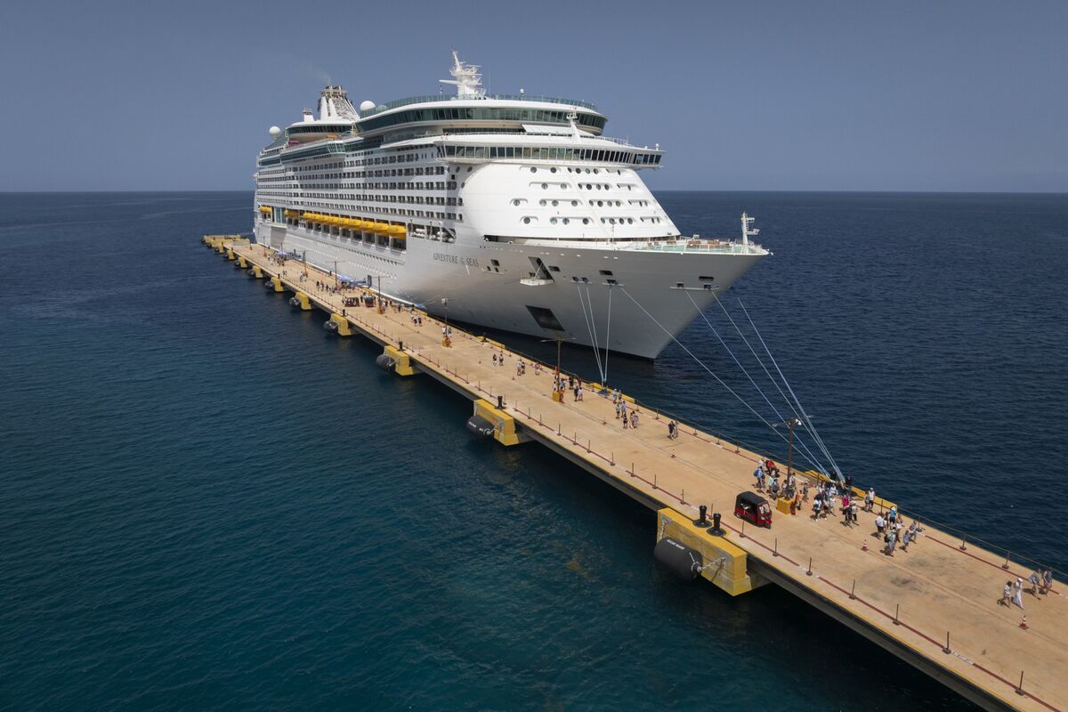 Cruise Line Heir Tops Peter Thiel as Quarter’s Biggest Insider Seller