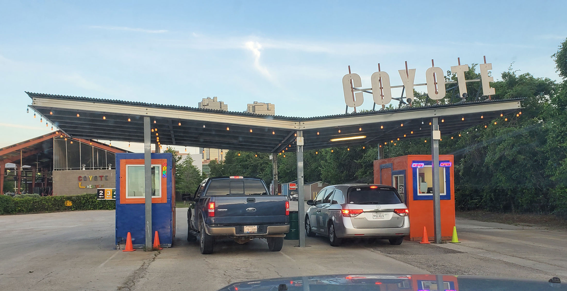 el coyote drive in fort worth tx