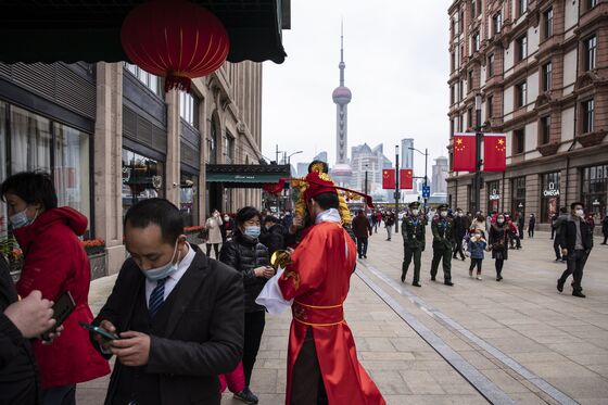 China’s Holiday Consumption Withstands Travel Restrictions