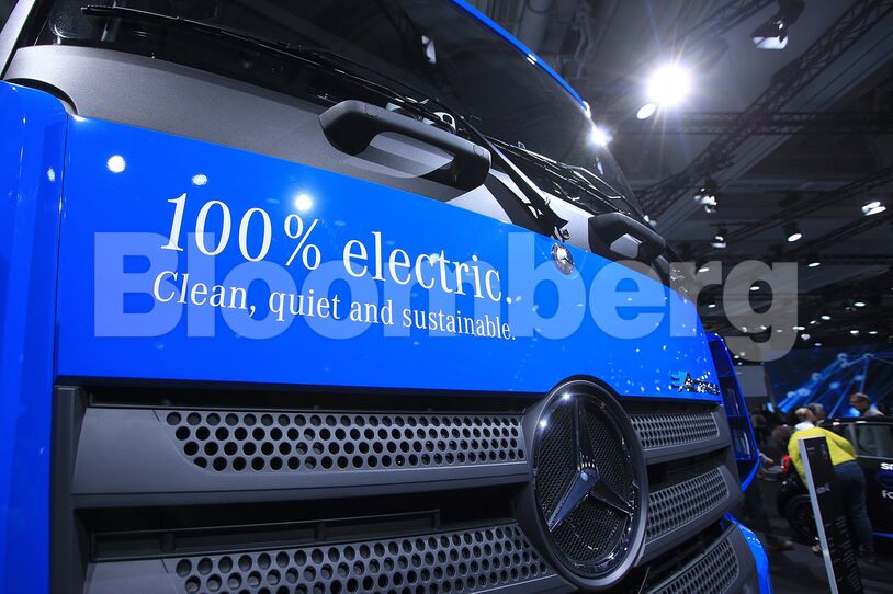 Daimler, Volvo, Traton Form $593 Million Truck Charging Venture