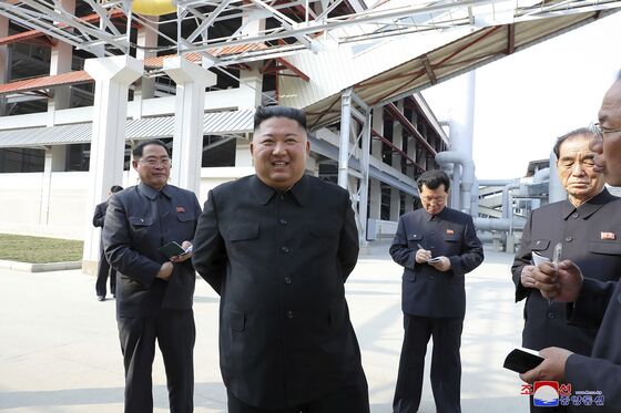 Kim Jong Un Photos Hold Few Clues to 20-Day Mystery Absence