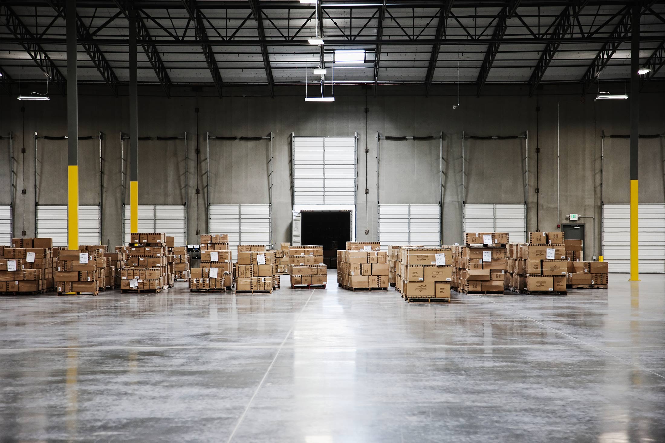 warehouse and logistics: the winning law of chaos