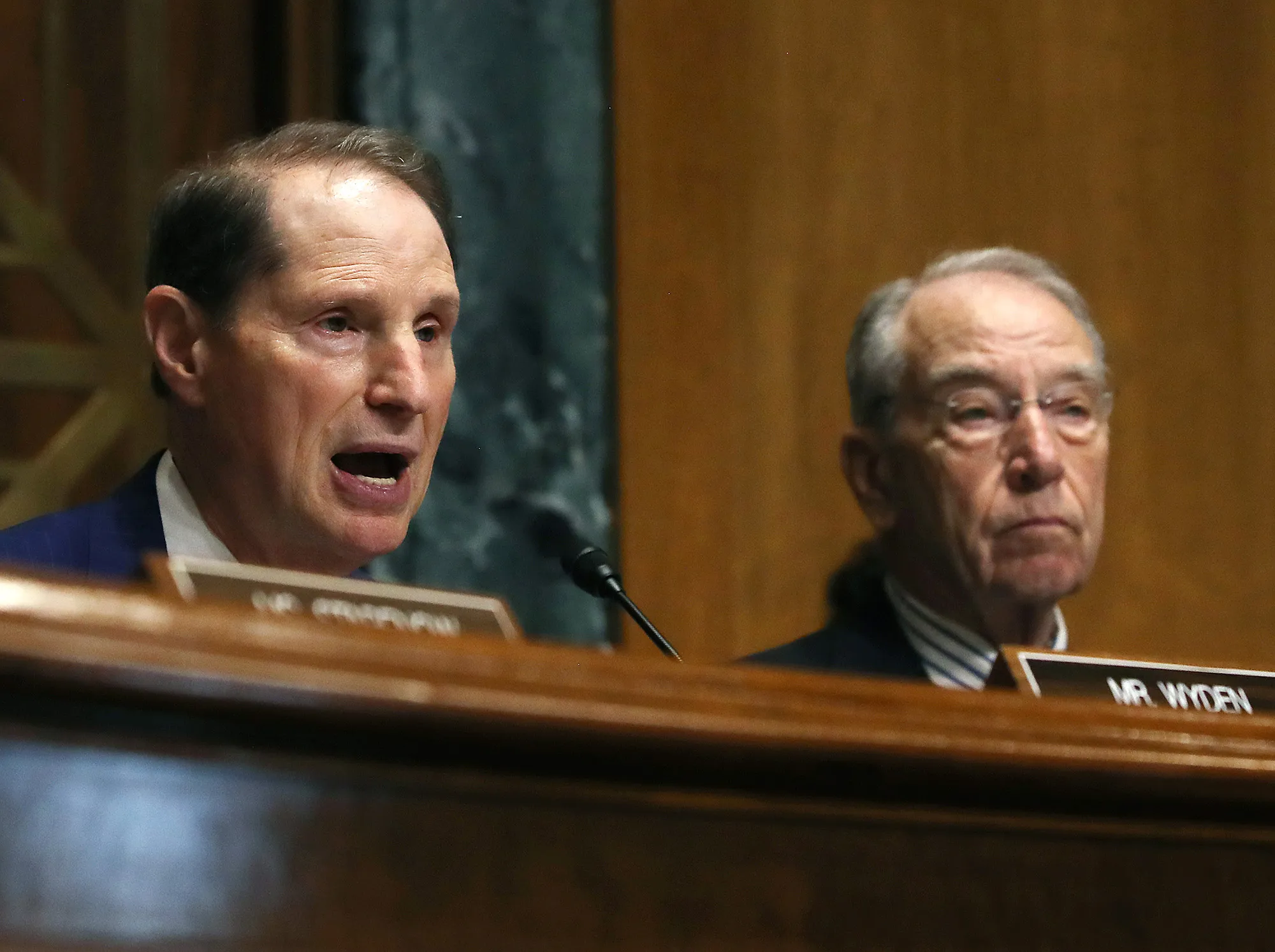 Ron Wyden, left, and Chuck Grassley