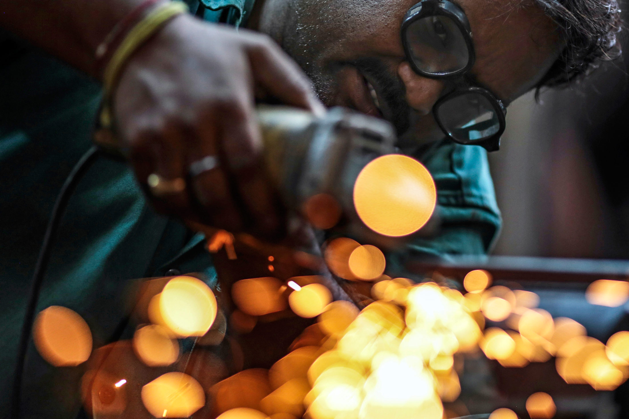 The uncertainty surrounding the data makes it unclear how much room Rajan has to lower interest rates as Prime Minister Narendra Modi’s government prepares to reveal its first full-year budget on Feb. 28.
