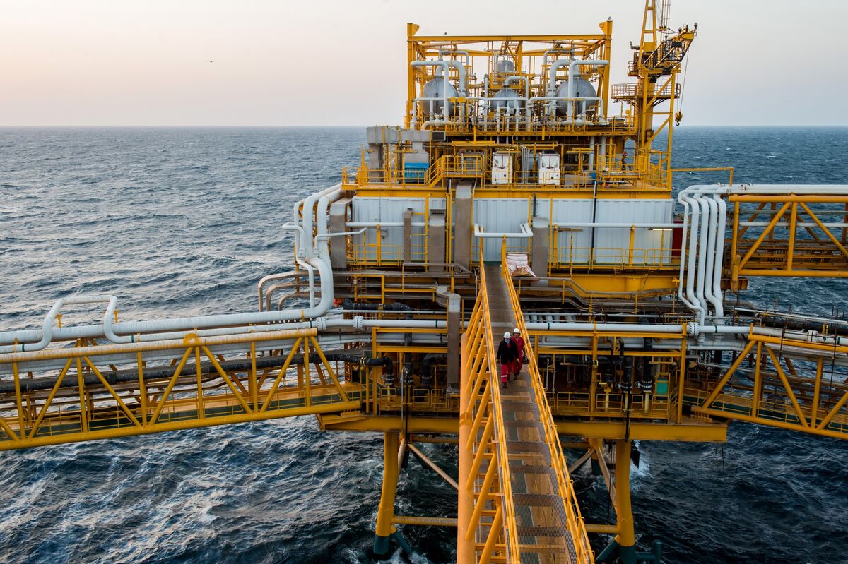 Iran Aims to Boost Oil Output, Complicating OPEC+ and US Efforts ...